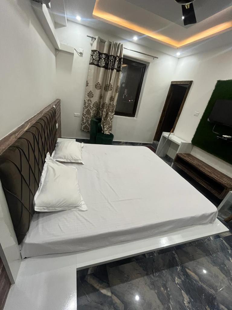 Hotel Jai Mata Chintpurni Family Hotel Bharwain Luaran gambar
